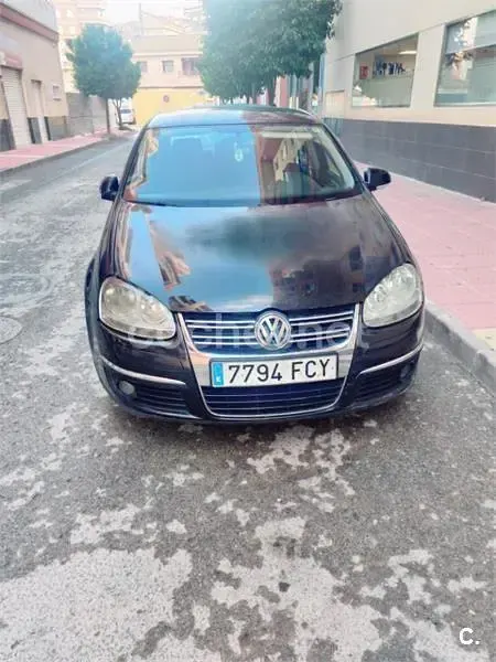 Usado VW Jetta Advance 105 CV (77 kW) 2006 Negro Berlina
