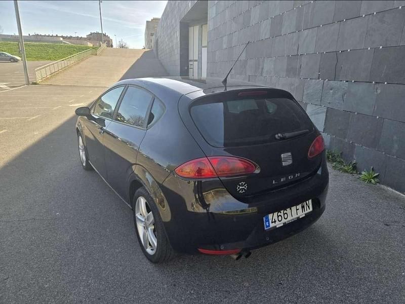 Usado Seat Leon Sport 140 CV (102 kW) 2007 Negro Utilitario