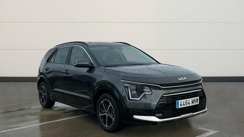 Gris Usado 2024 Kia Niro SUV | 29.400 € (Caro) - Imagen 1/4