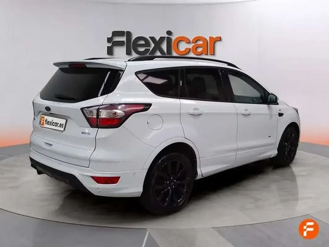 Usado Ford Kuga ST-Line 182 CV (133 kW) 2017 Blanco SUV