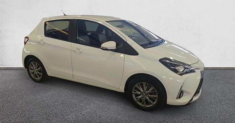 Używany Toyota Yaris Hybrid Active 100 KM (73 kW) 2020