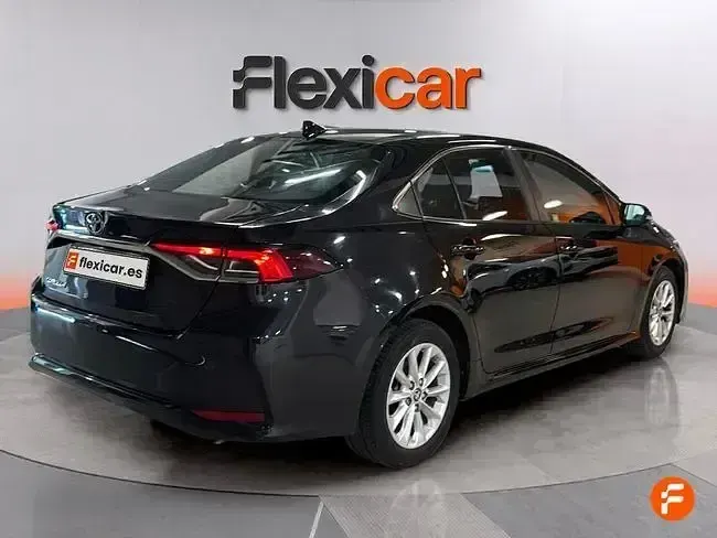 Usado Toyota Corolla Active 125 CV (91 kW) 2023 Negro Berlina