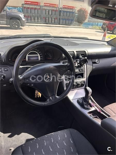 Usado Mercedes C180 143 CV (105 kW) 2004 Azul Berlina