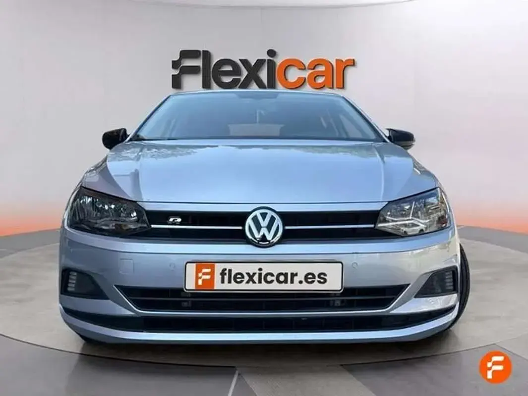 Usado VW Polo R-line 95 CV (69 kW) 2018 Gris Utilitario