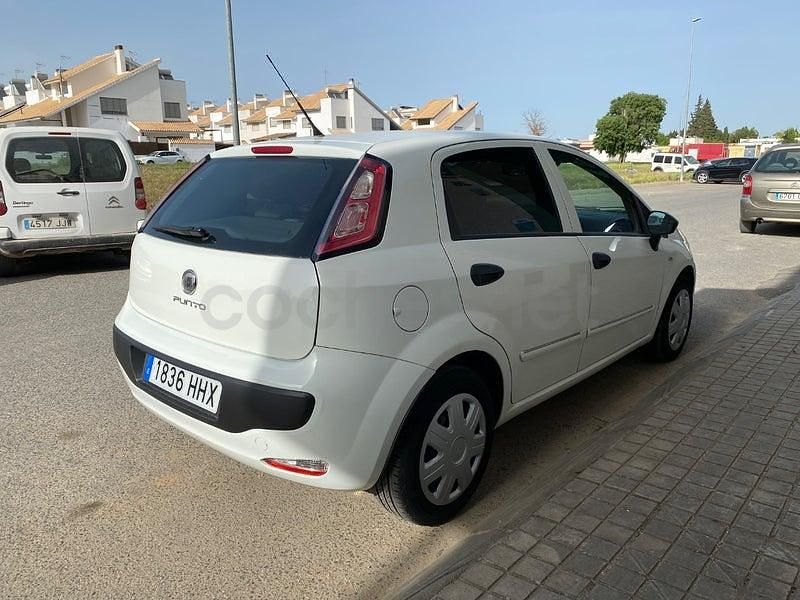 Usado Fiat Punto Easy 95 CV (69 kW) 2012 Blanco Utilitario