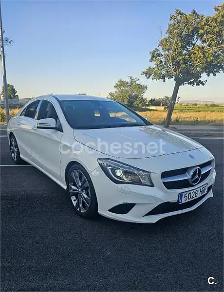 Usado Mercedes CLA220 Urban 170 CV (125 kW) 2013 Blanco Coupe