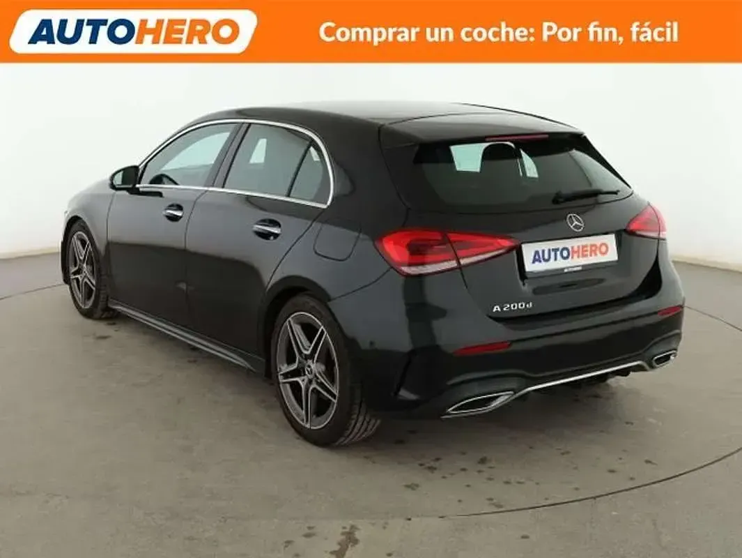 Usado Mercedes A200 AMG line 150 CV (110 kW) 2019 Negro Berlina