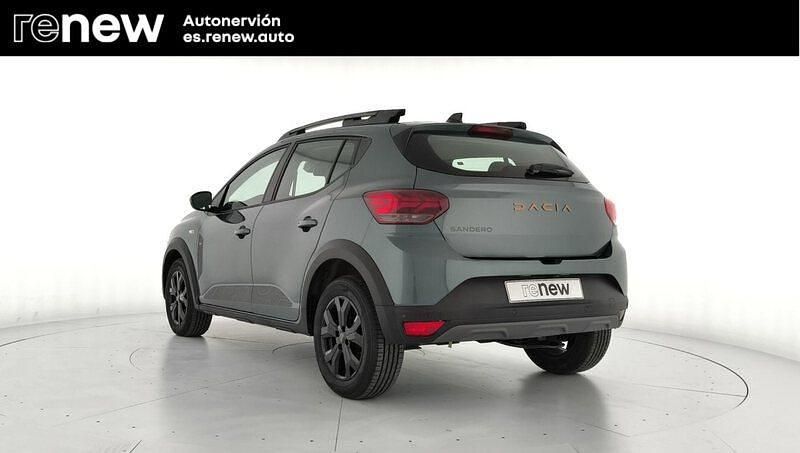 Usado Dacia Sandero Extreme 100 CV (73 kW) 2025 Verde Berlina