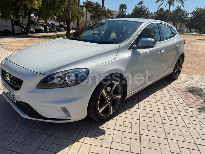 Blanco Usado 2013 Volvo V40 R-Design Momentum Familiar | 4990 € - Imagen 1/4