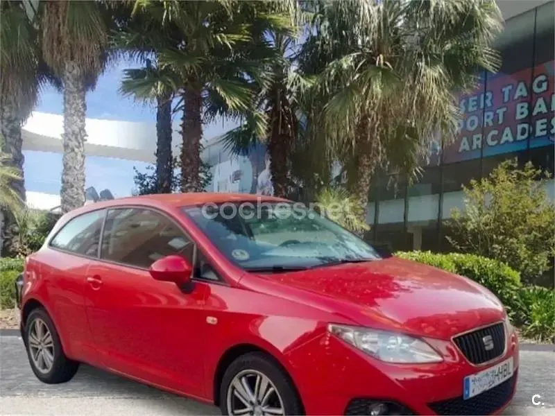 Usado Seat Ibiza SC Style 90 CV (66 kW) 2012 Rojo Utilitario