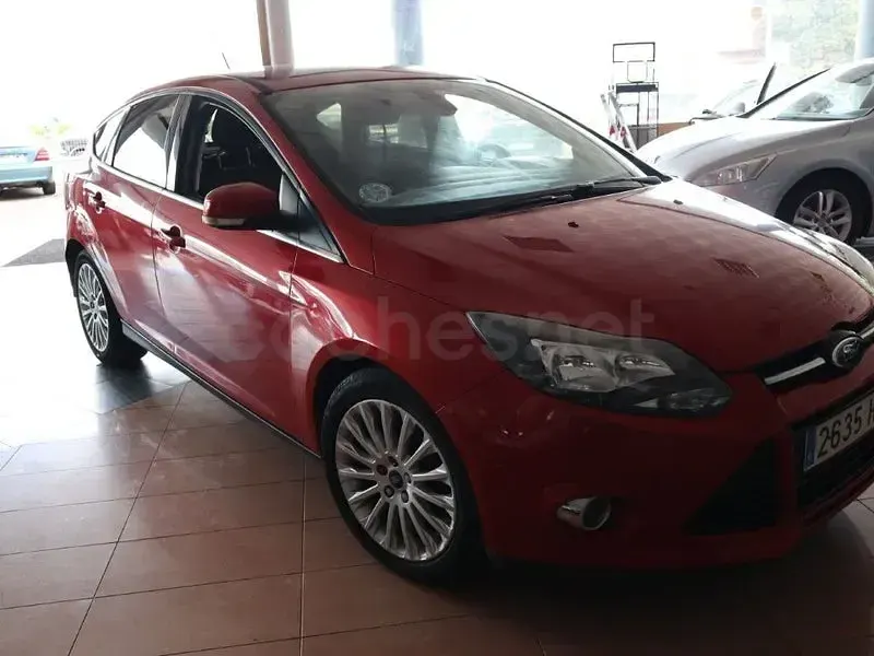 Usado Ford Focus Trend 115 CV (84 kW) 2012 Rojo Berlina