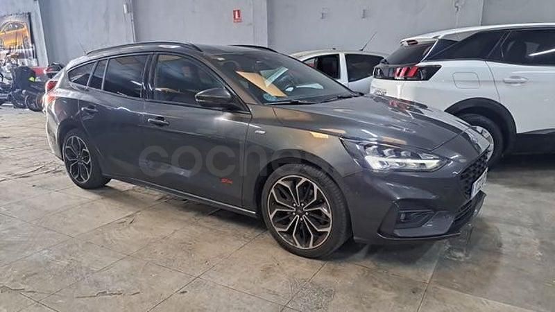 Usado Ford Focus ST-Line 125 CV (91 kW) 2020 Gris / plata Familiar