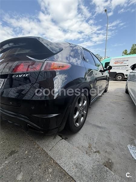 Usado Honda Civic Executive 140 CV (102 kW) 2007 Negro Berlina