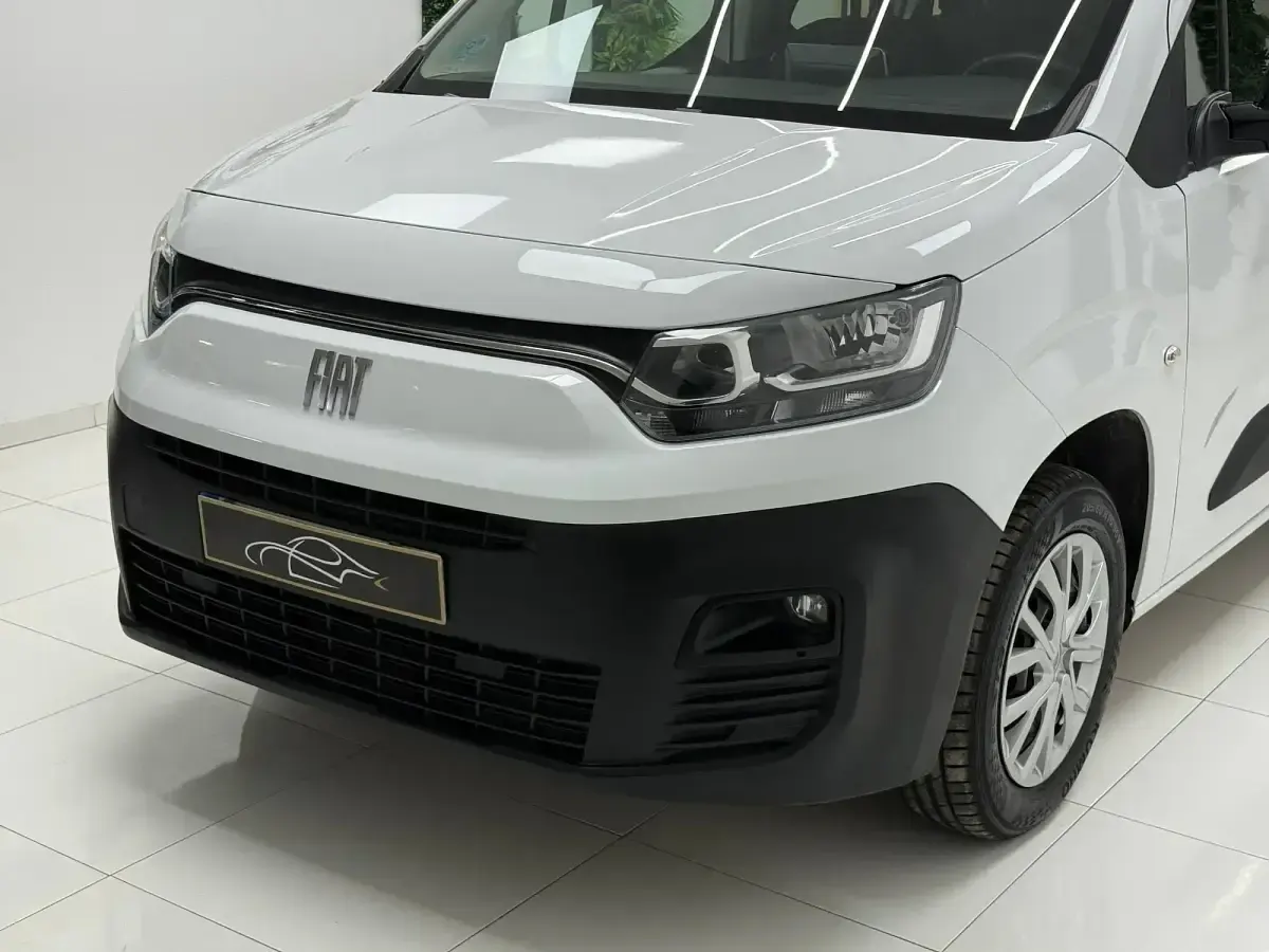Usado Fiat Doblò Feel 130 CV (95 kW) 2023 Blanco Monovolumen
