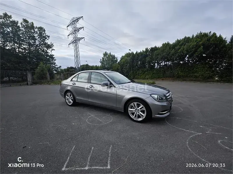 Usado Mercedes C200 Elegance 136 CV (100 kW) 2011 Gris / plata Berlina