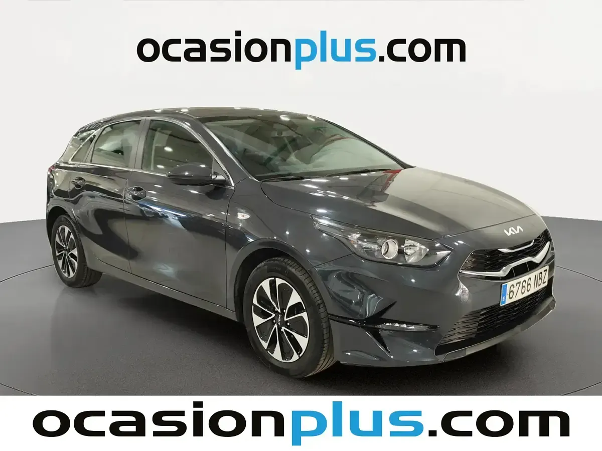 Usado Kia Ceed 100 CV (73 kW) 2025 Gris Utilitario