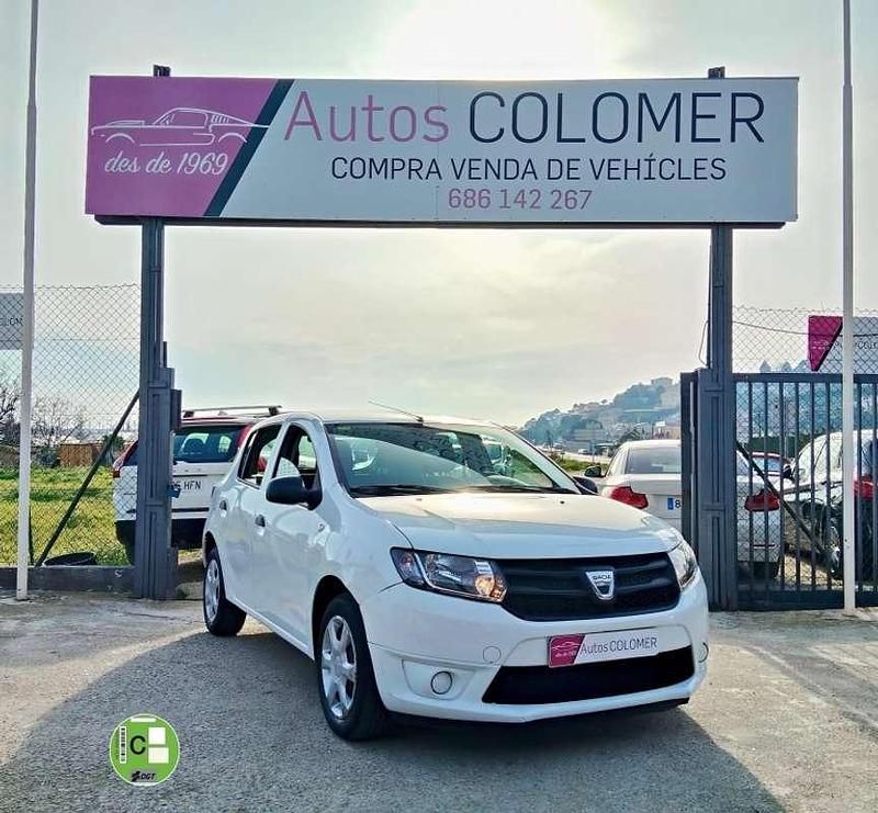 Usado Dacia Sandero Ambiance 75 CV (55 kW) 2013 Blanco Utilitario