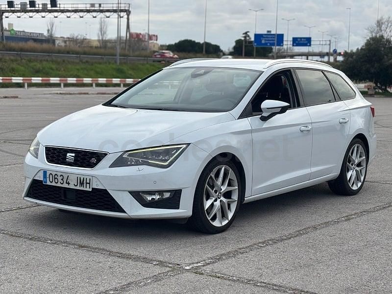 Usado Seat Leon FR 150 CV (110 kW) 2016 Blanco Familiar