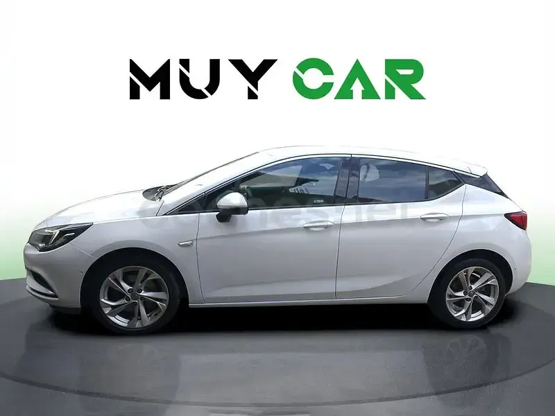 Usado Opel Astra Dynamic 136 CV (100 kW) 2018 Blanco Berlina