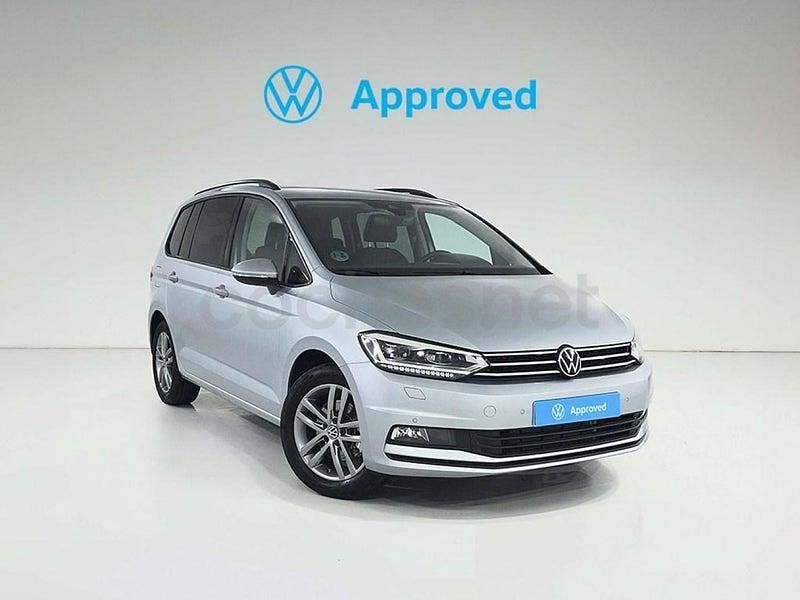 Usado VW Touran 150 CV (110 kW) 2025 Gris / plata Monovolumen