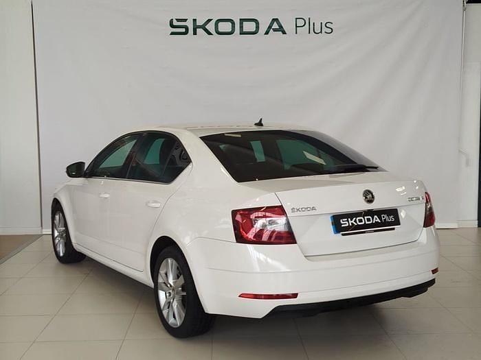 Blanco Usado 2020 Skoda Octavia Ambition | 17.600 € (Precio justo) - Imagen 1/4