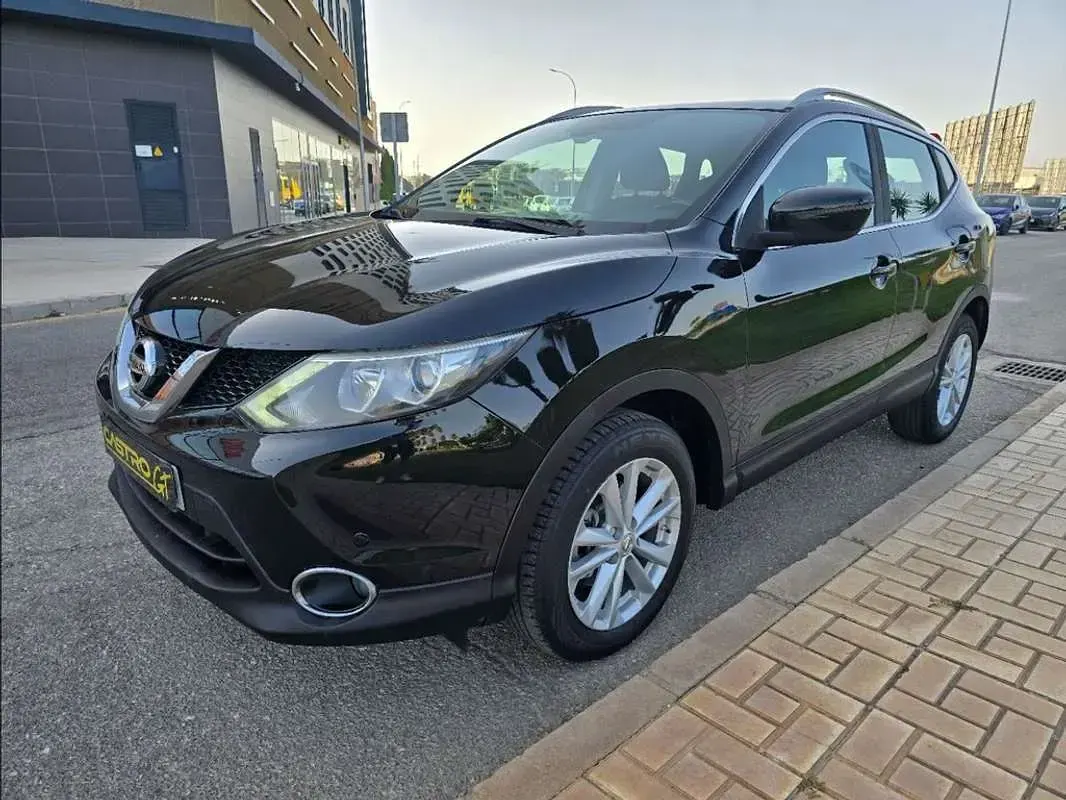 Usado Nissan Qashqai Visia 110 CV (80 kW) 2016 Negro SUV