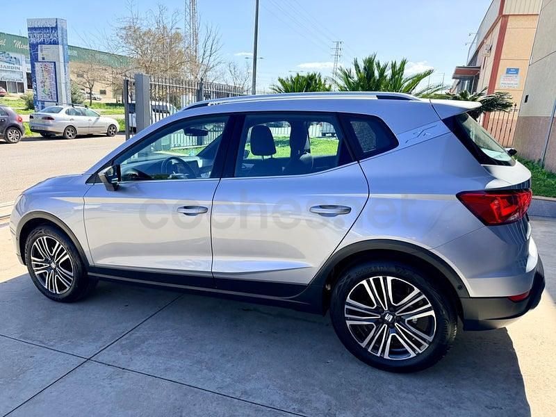 Usado Seat Arona FR 115 CV (84 kW) 2024 Gris / plata SUV