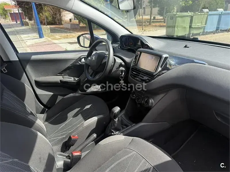 Usado Peugeot 208 82 CV (60 kW) 2013 Azul Utilitario