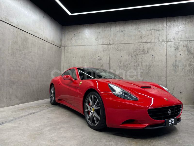 Rojo Usado 2009 Ferrari California Coupe | 108.990 € (Buen precio) - Imagen 1/4