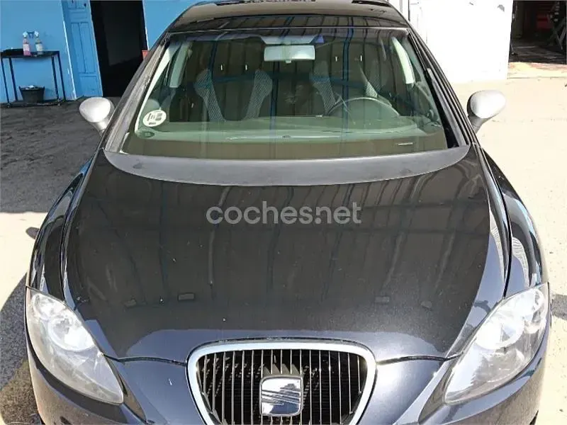 Usado Seat Leon Sport 105 CV (77 kW) 2007 Negro Utilitario
