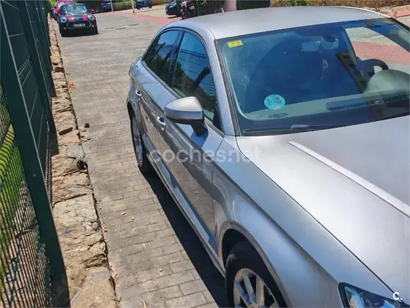 Usado Audi A3 Advanced 150 CV (110 kW) 2015 Gris / plata Berlina