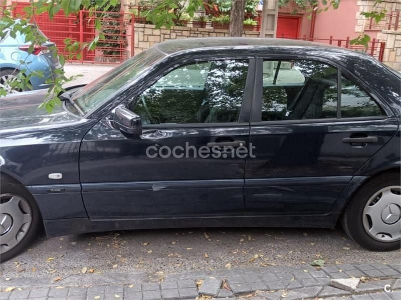 Azul Usado 2000 Mercedes C180 Elegance Berlina | 5000 € (Precio justo) - Imagen 1/3