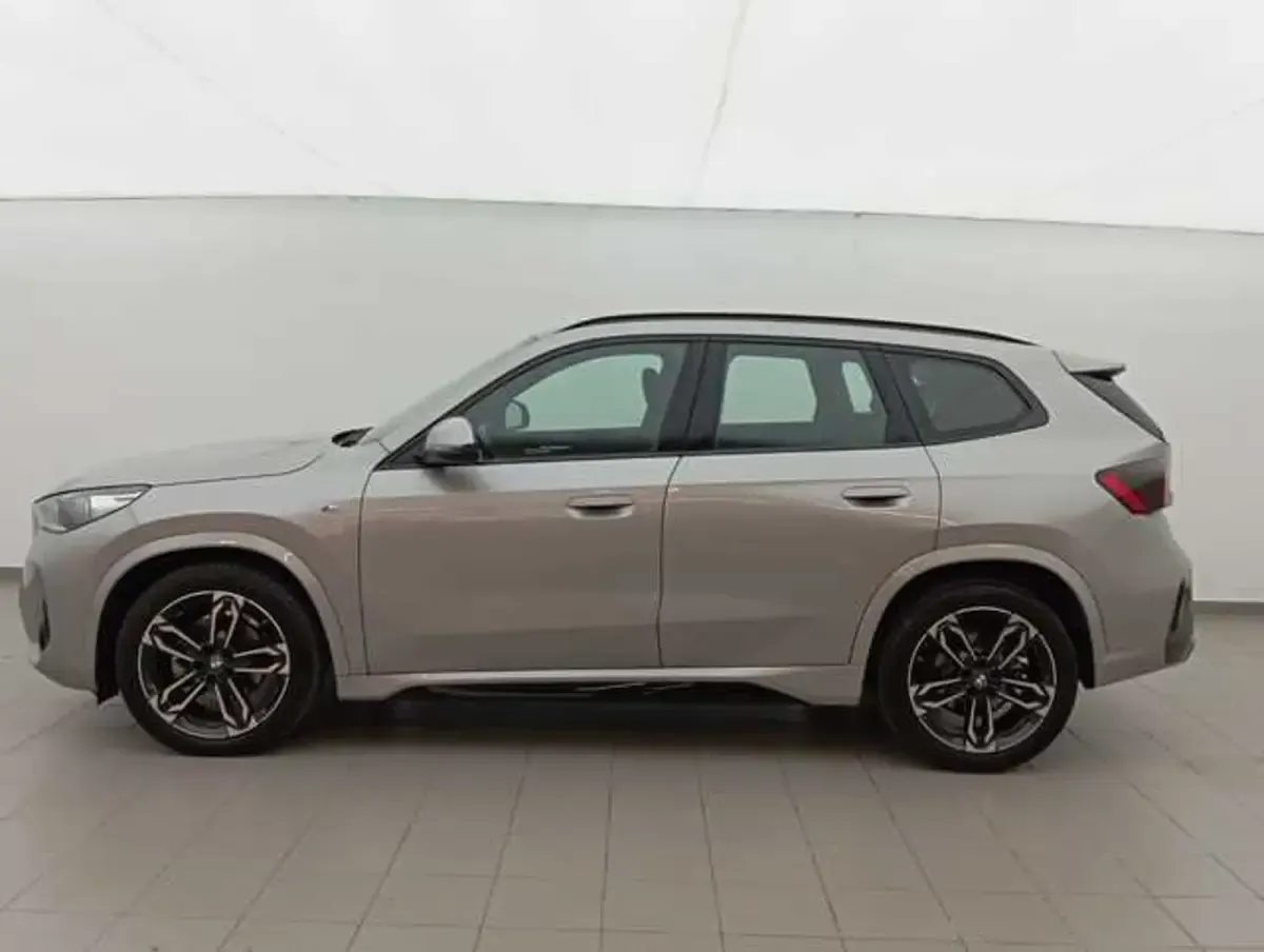 Usado BMW X1 Comfort Edition 163 CV (119 kW) 2025 Gris plata SUV