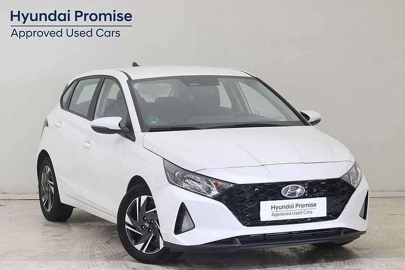 Usado Hyundai i20 101 CV (74 kW) 2023 Atlas white Utilitario