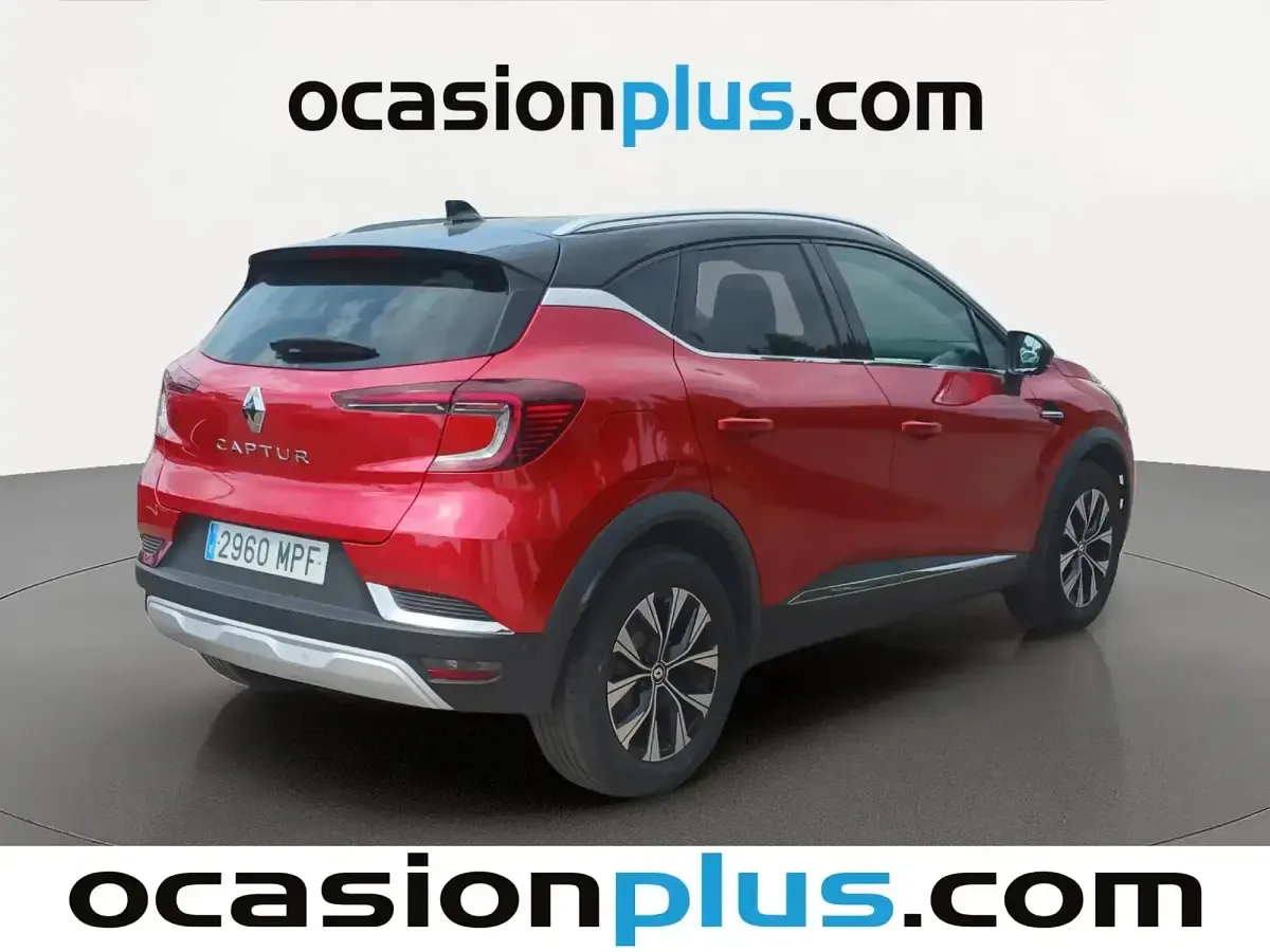Usado Renault Captur Techno 90 CV (66 kW) 2024 Rojo SUV