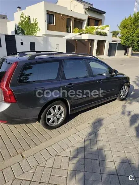 Usado Volvo V50 Momentum 109 CV (80 kW) 2010 Gris / plata Familiar