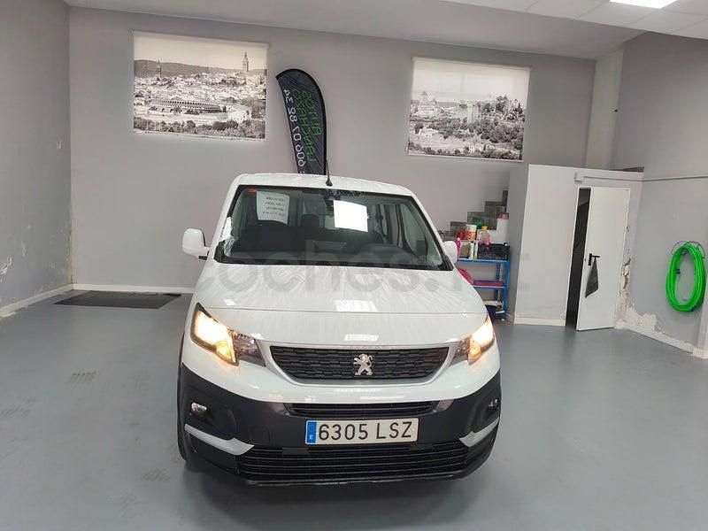 Usado Peugeot Rifter Active 100 CV (73 kW) 2021 Blanco Monovolumen