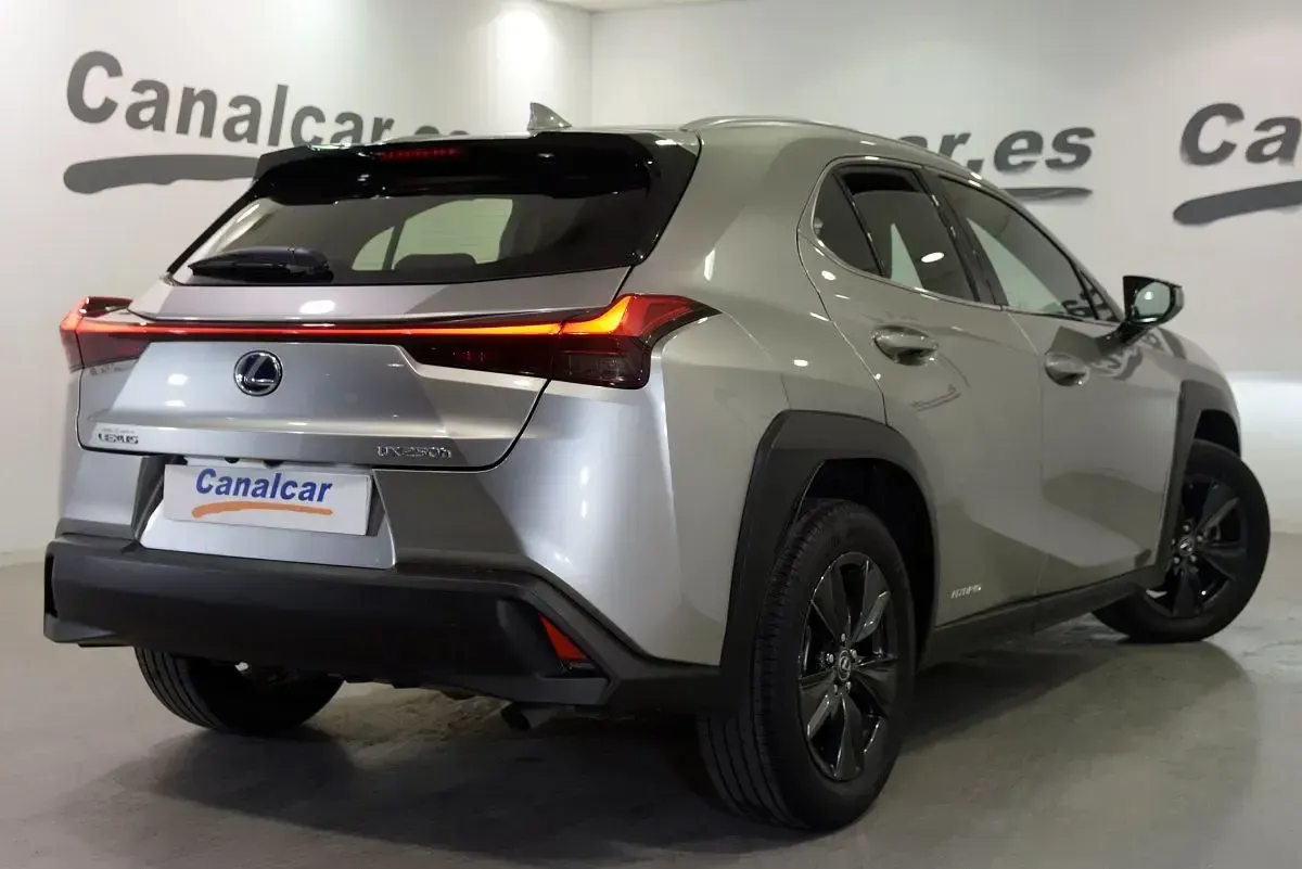 Usado Lexus UX 250h Business Edition 184 CV (135 kW) 2020 Gris SUV