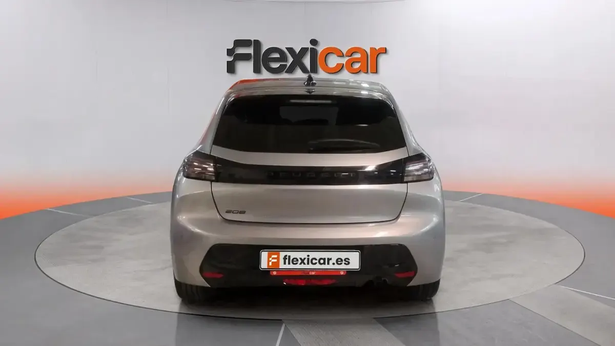 Usado Peugeot 208 Allure 101 CV (74 kW) 2025 Gris Utilitario
