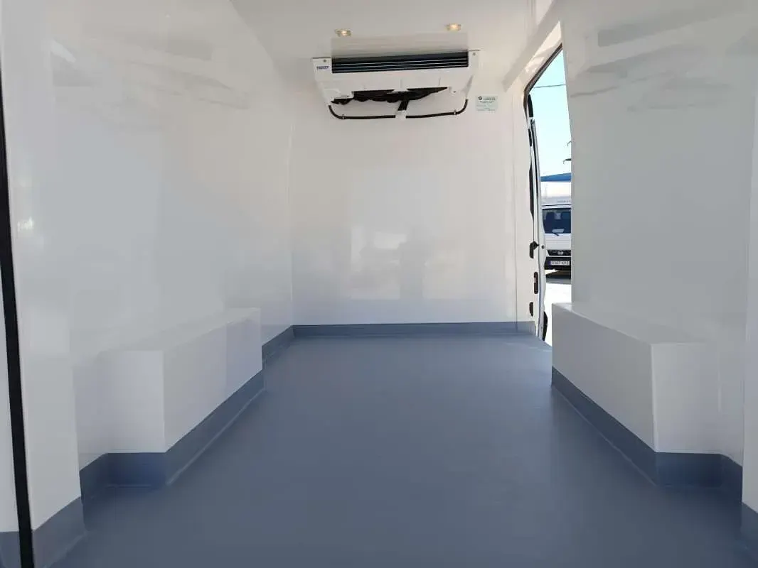 Usado Ford Transit Trend 131 CV (96 kW) 2021 Blanco Van