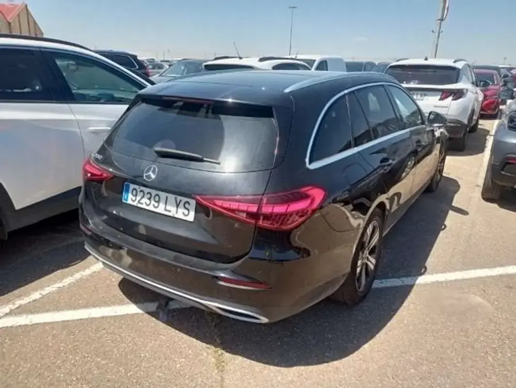 Usado Mercedes C200 204 CV (150 kW) 2022 Negro Familiar