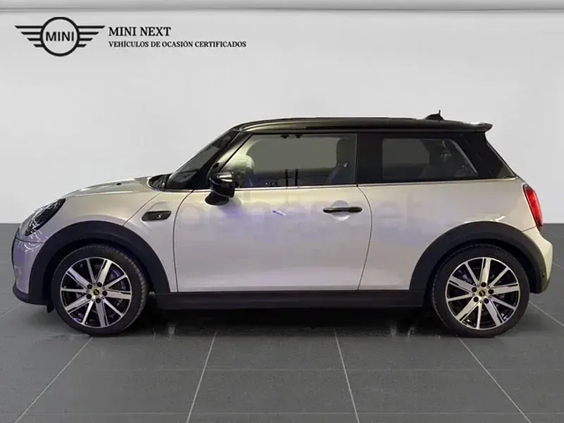 Usado Mini Cooper SE 135 kW (184 CV) 2022 Plateado Utilitario