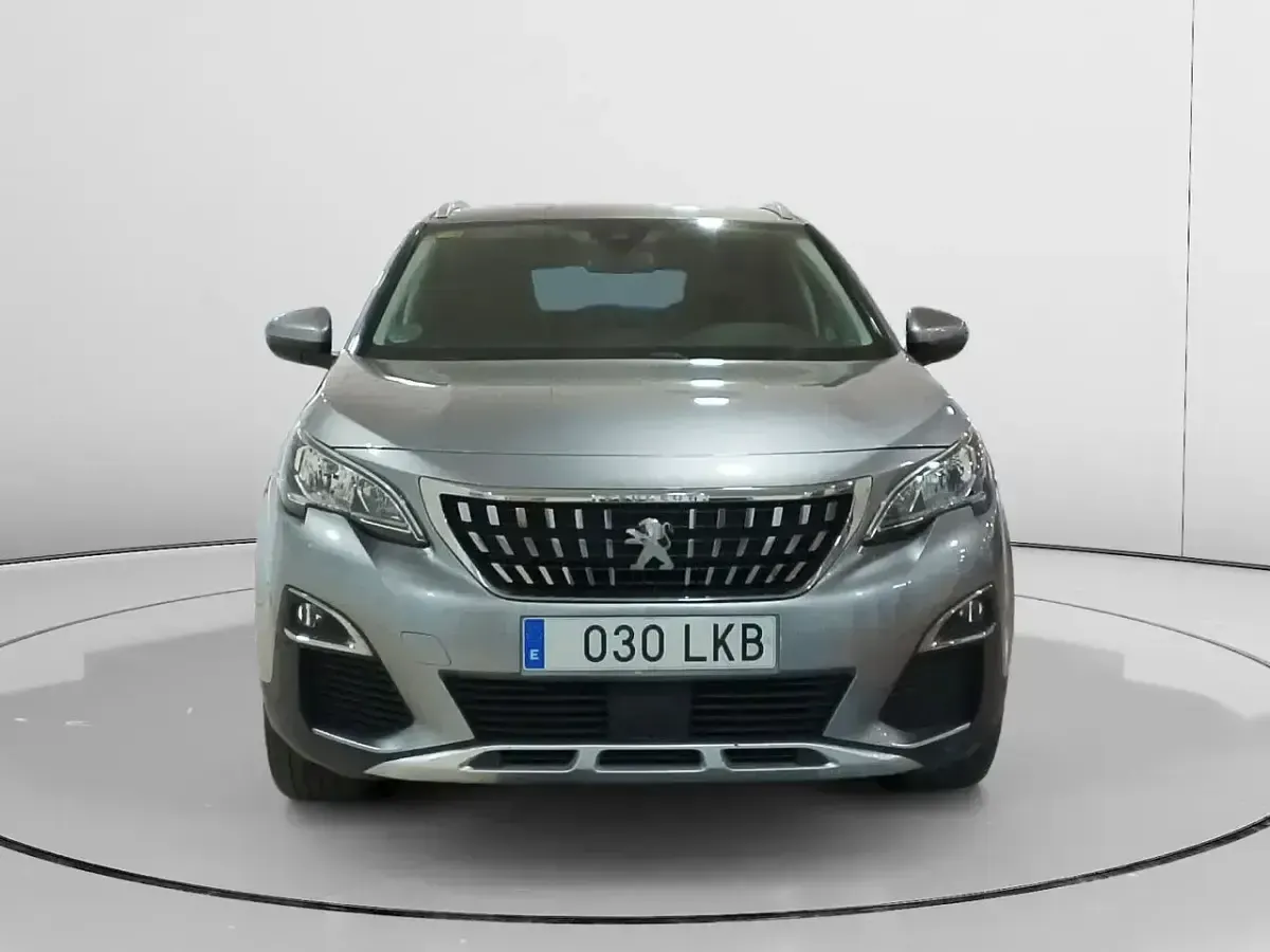 Usado Peugeot 3008 Allure 131 CV (96 kW) 2020 Gris SUV