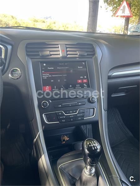 Usado Ford Mondeo Titanium 150 CV (110 kW) 2017 Negro Berlina