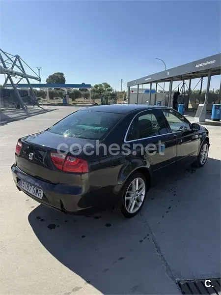 Usado Seat Exeo Reference 143 CV (105 kW) 2010 Negro Berlina