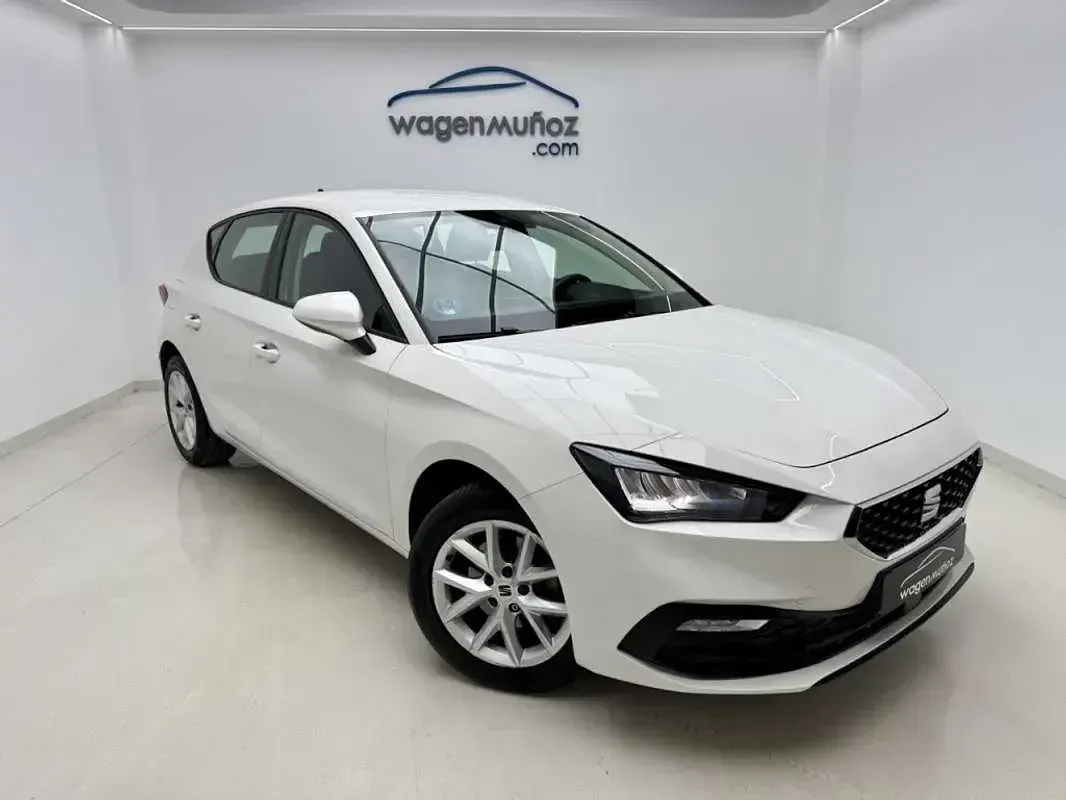 Usado Seat Leon Reference 116 CV (85 kW) 2022 Blanco Utilitario
