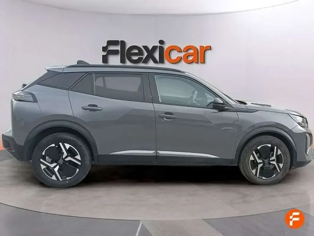 Usado Peugeot 2008 Allure 102 CV (75 kW) 2024 Gris SUV