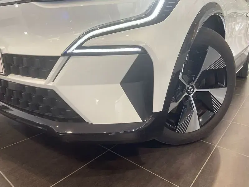 Usado Renault Mégane Equilibre 161 kW (220 CV) 2022 Blanco Berlina