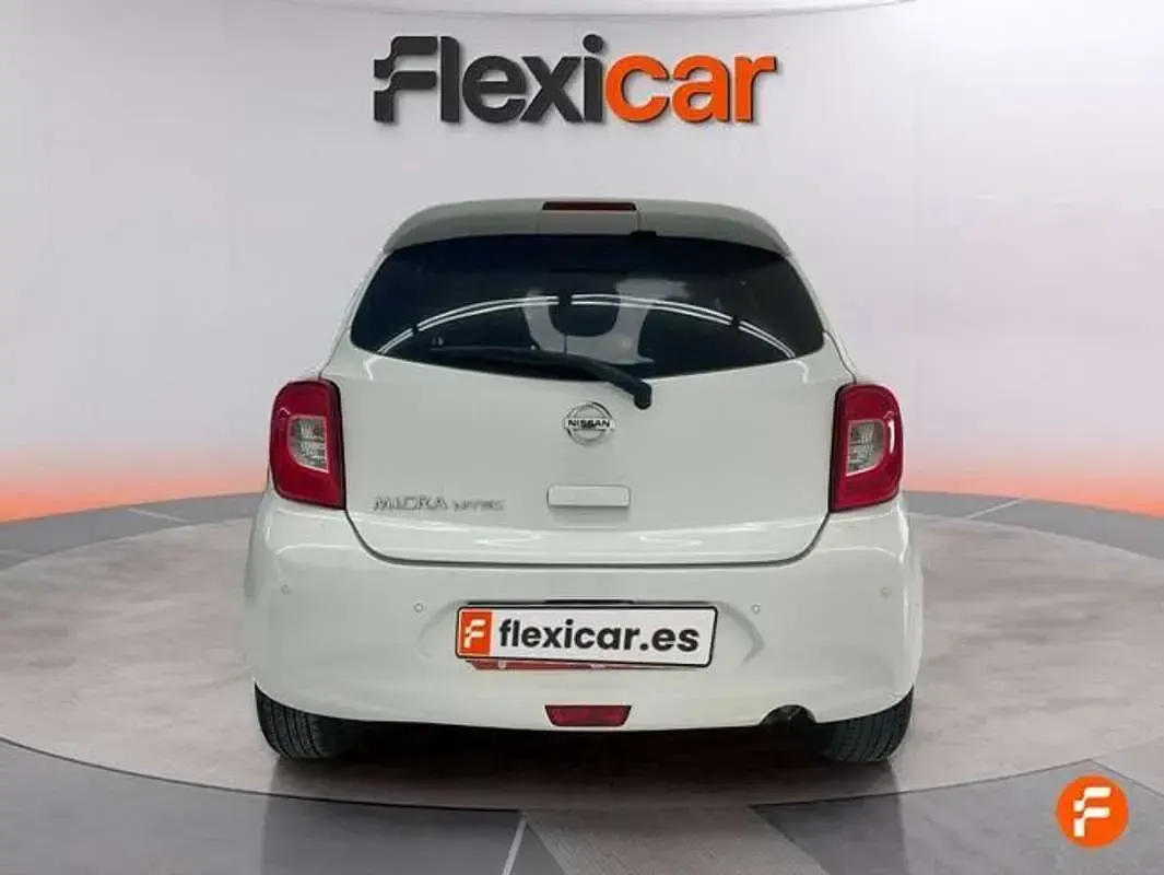 Używany Nissan Micra Tekna 80 KM (58 kW) 2015 Biały Hatchback