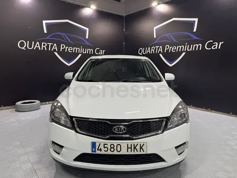 Occasion Kia Ceed Plus 90 PK (66 kW) 2012 Wit Hatchback